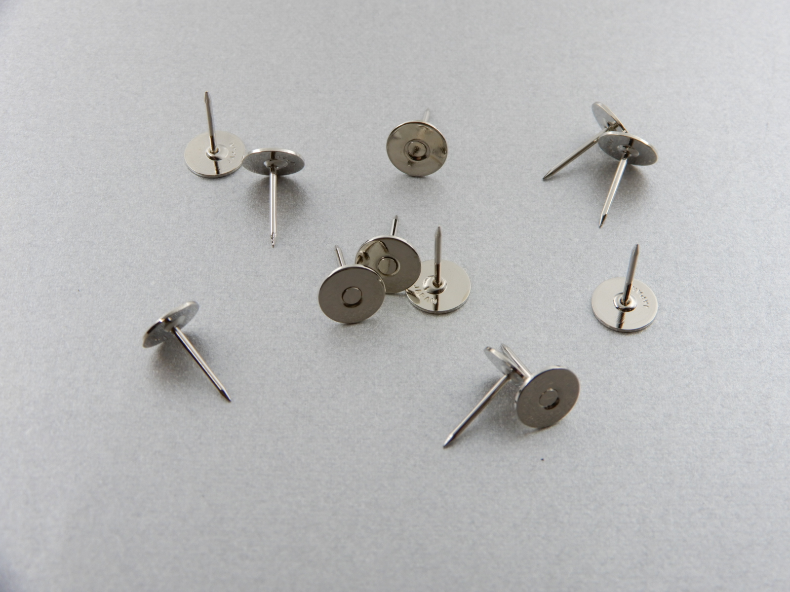 留め金具】 タイタック | 株式会社 小林金属